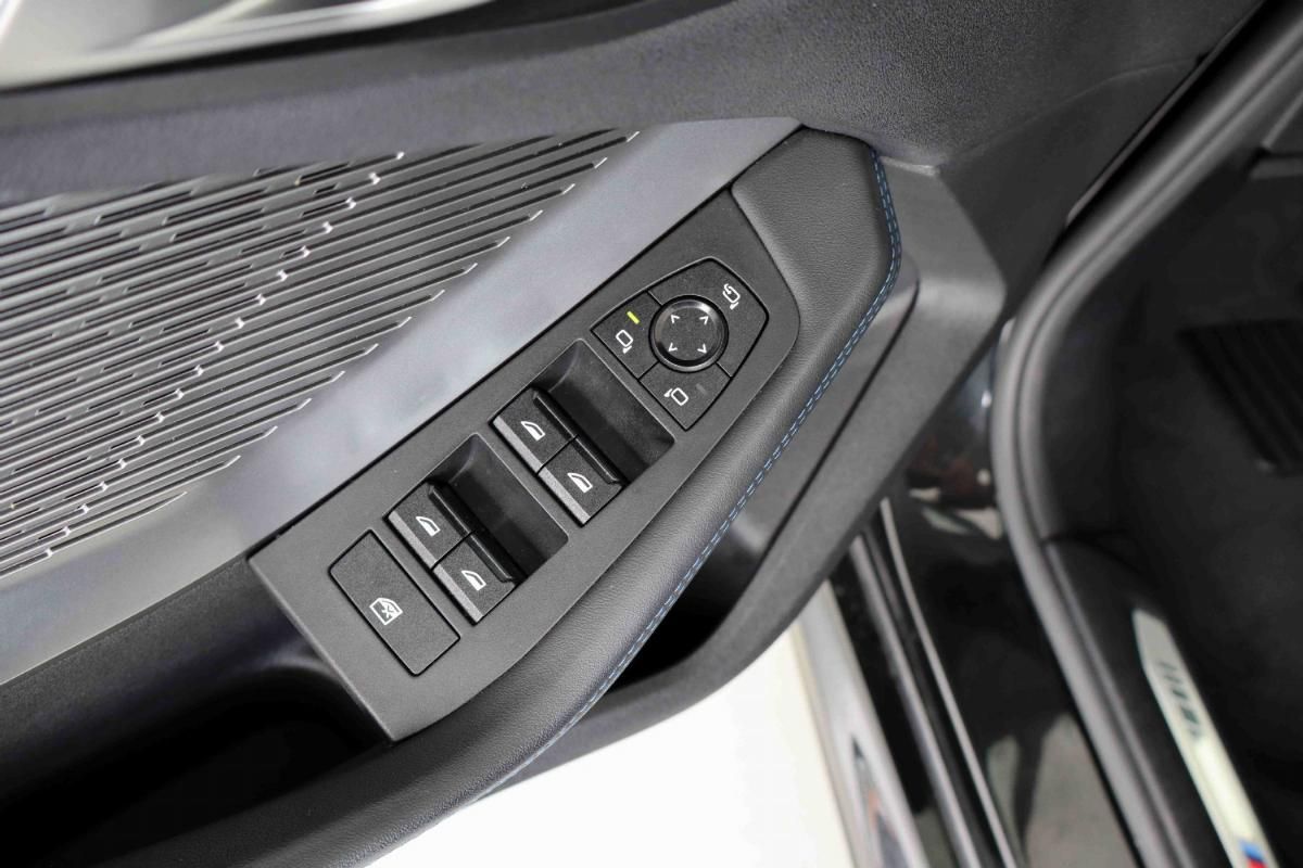 bmw-serie-1-2025-gasolina-1499cc