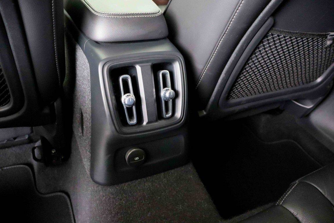 volvo-xc40-2022-hibrido-a-gasolina-1477cc