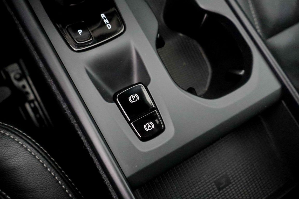 volvo-xc40-2022-hibrido-a-gasolina-1477cc