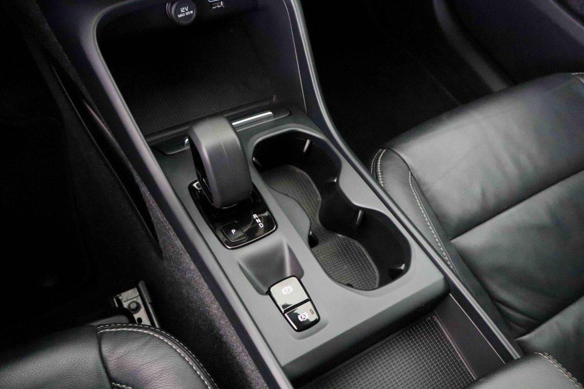 volvo-xc40-2022-hibrido-a-gasolina-1477cc