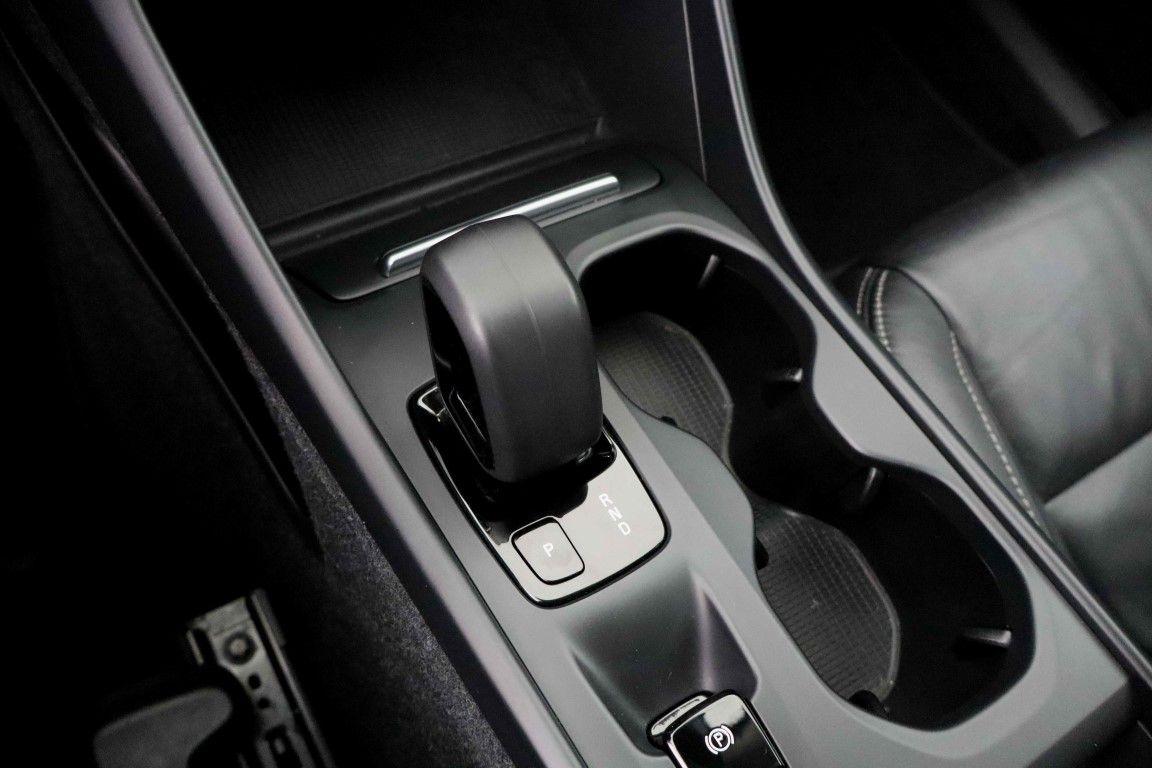 volvo-xc40-2022-hibrido-a-gasolina-1477cc