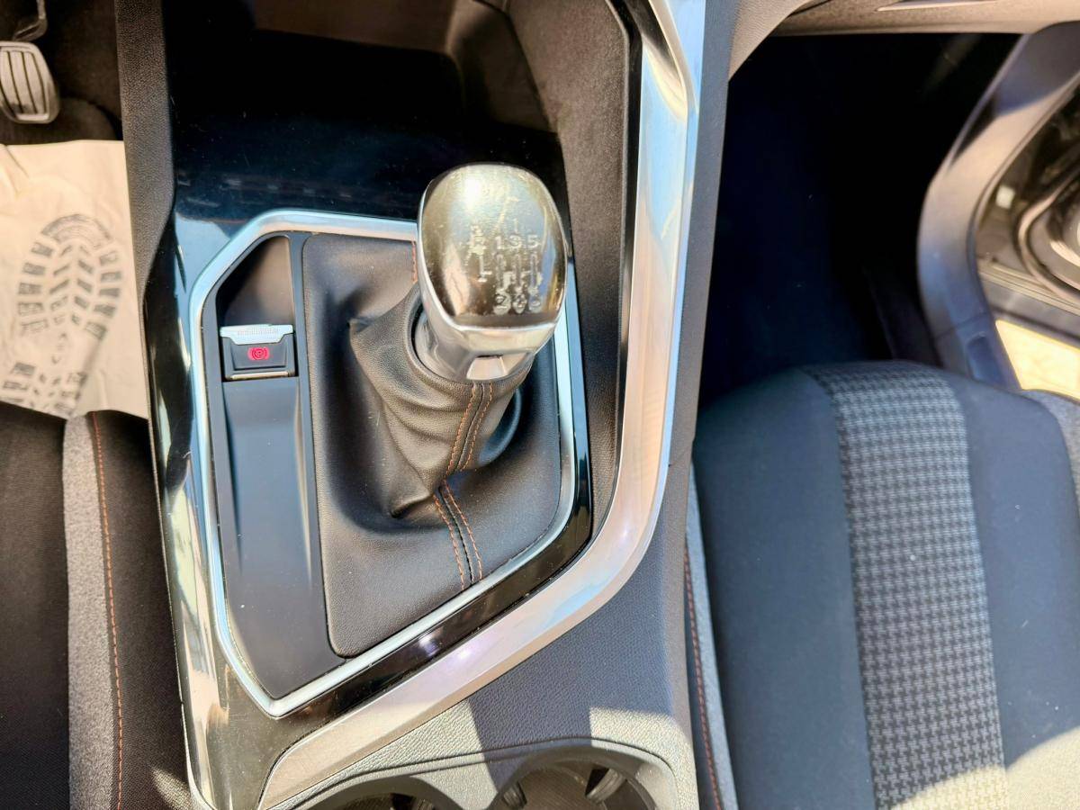 peugeot-3008-2017-gasolina-1199cc