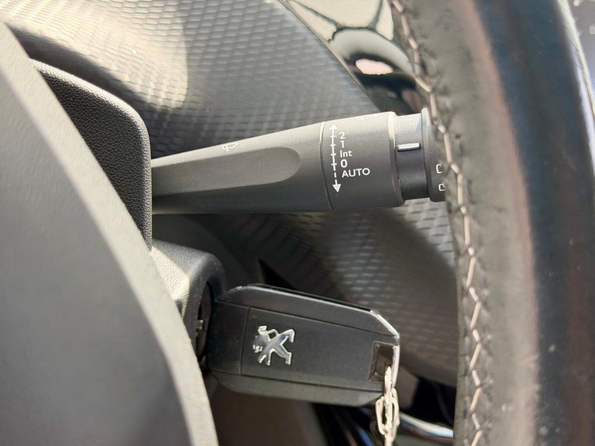 peugeot-2008-2017-gasolina-1199cc
