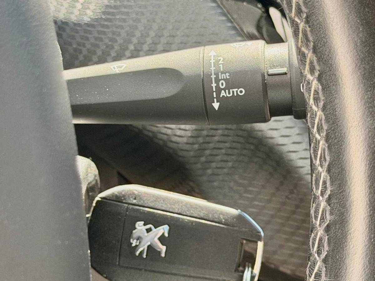 peugeot-2008-2016-gasolina-1199cc