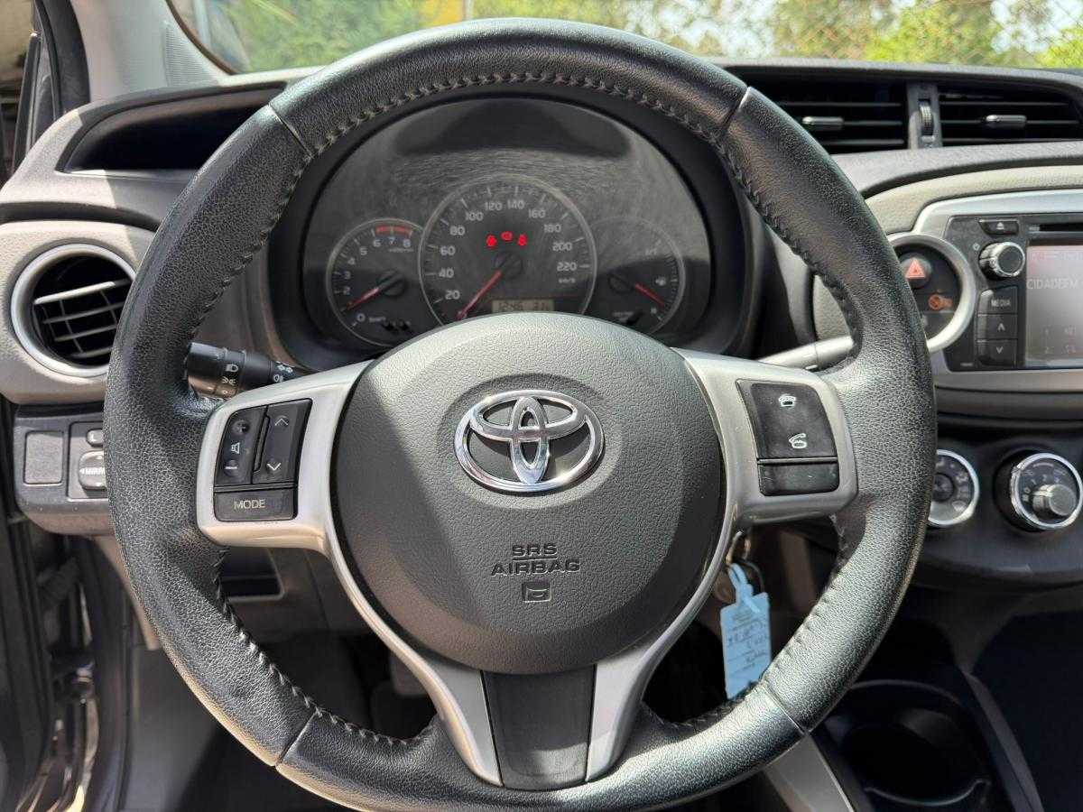 toyota-yaris-2013-gasolina-998cc