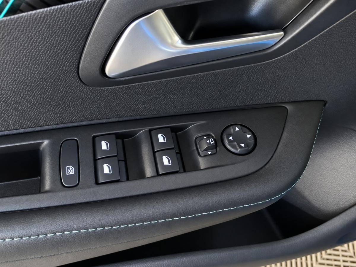 peugeot-208-2020-gasolina-1199cc
