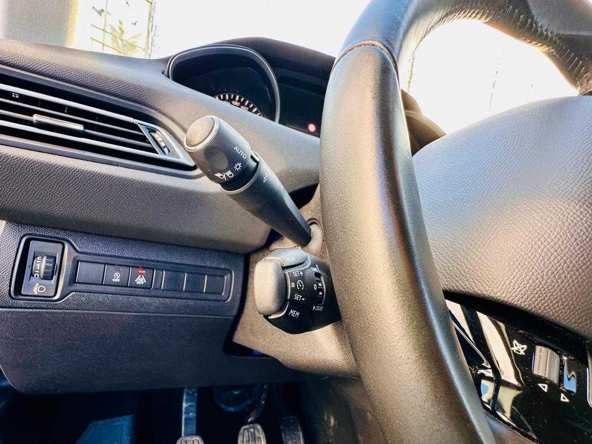peugeot-308-2021-gasolina-1199cc