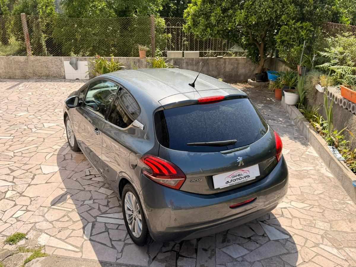 peugeot-208-2017-gasolina-1199cc