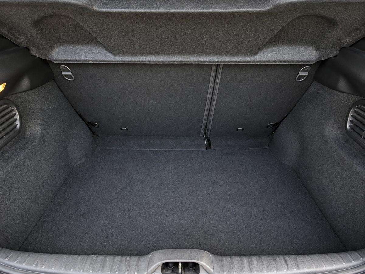 peugeot-208-2017-gasolina-1199cc