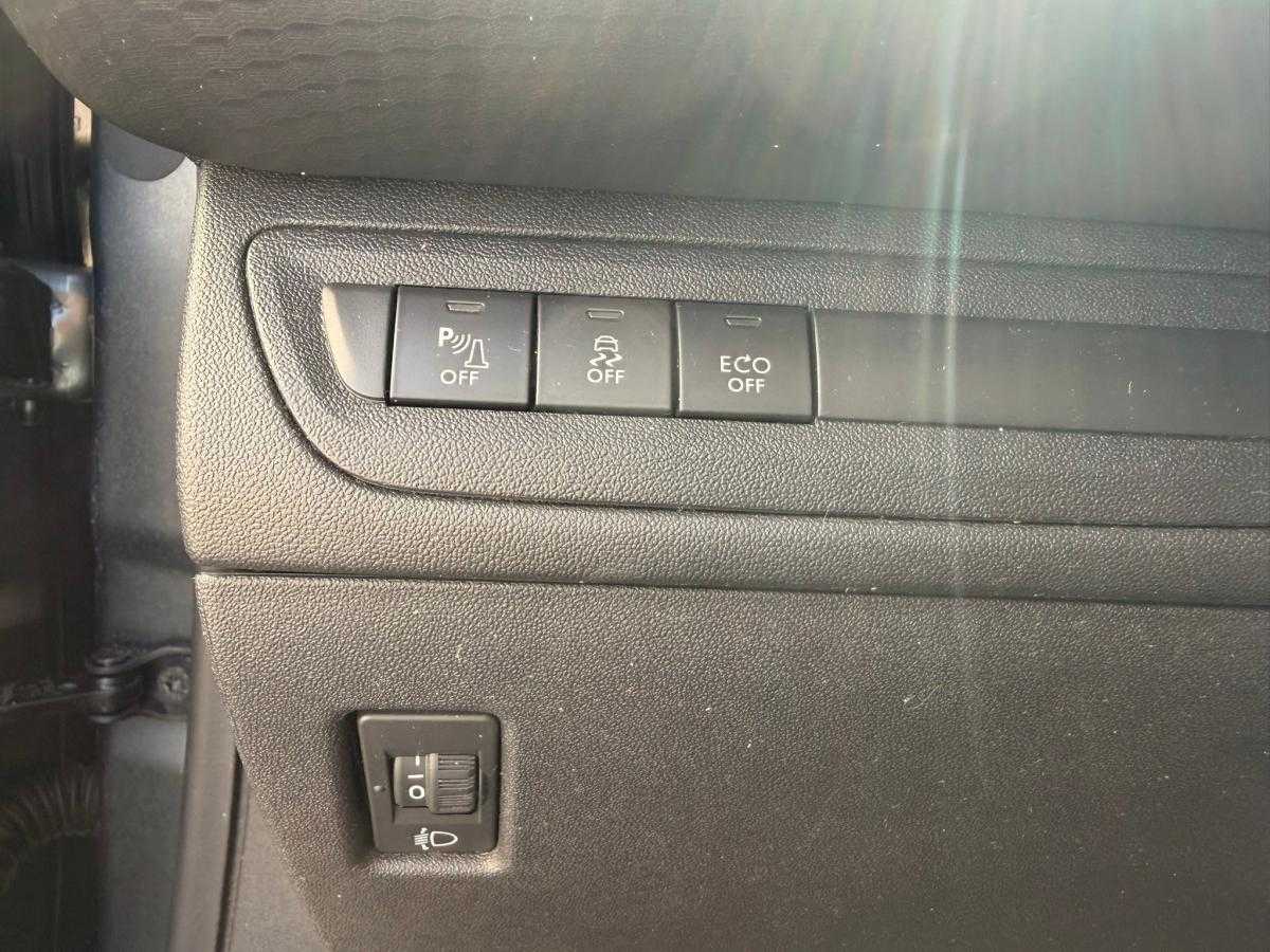 peugeot-208-2017-gasolina-1199cc