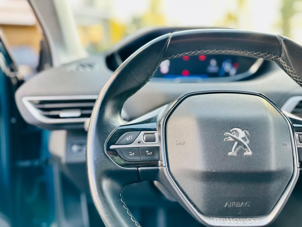 peugeot-5008-2017-gasolina-1199cc