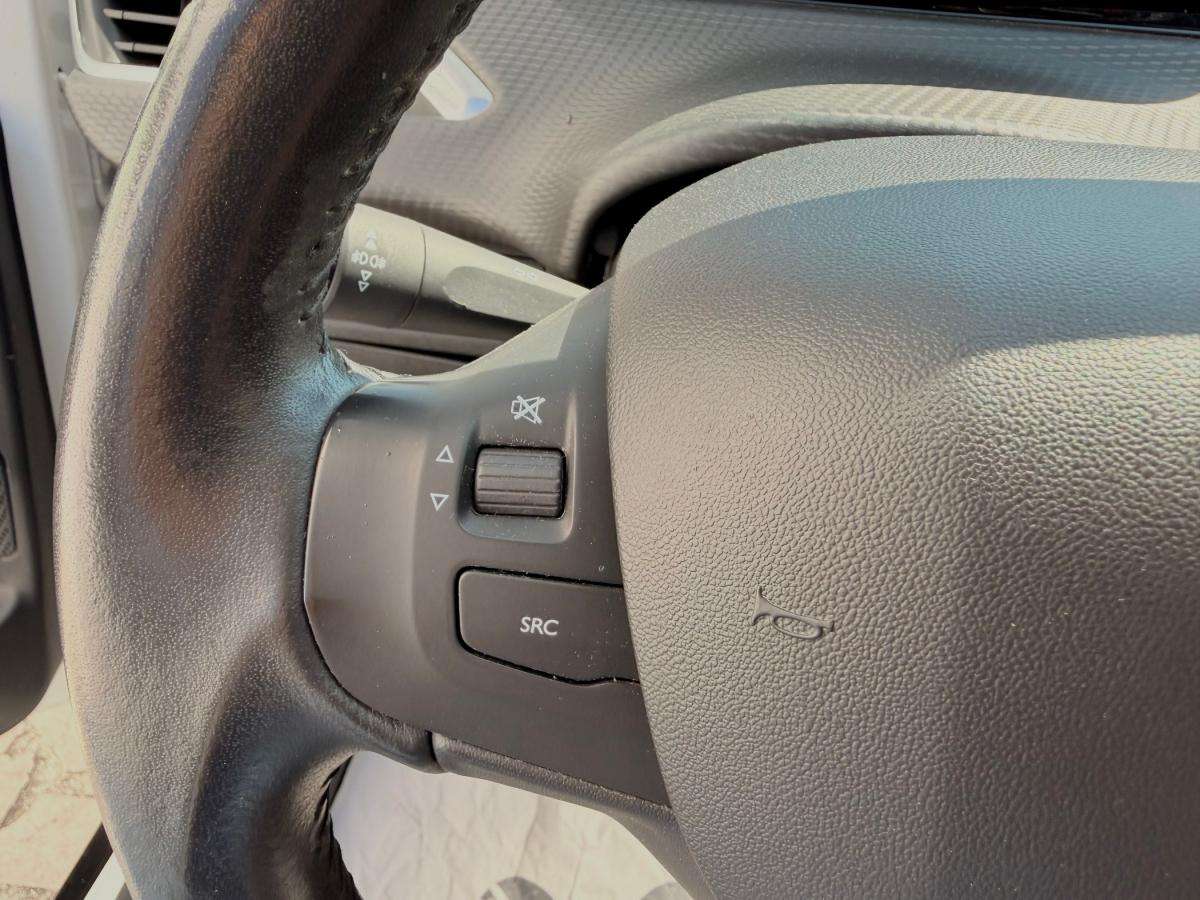 peugeot-2008-2016-gasolina-1199cc
