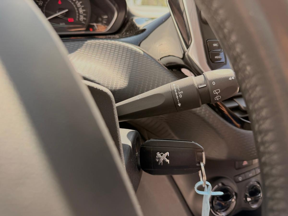 peugeot-2008-2016-gasolina-1199cc
