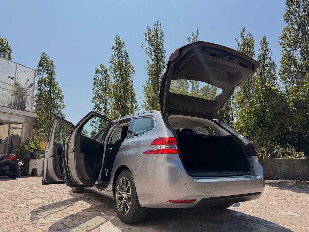 peugeot-308-sw-2015-gasolina-1199cc