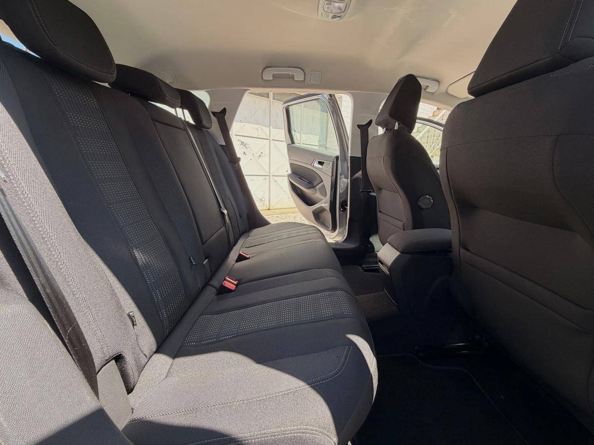 peugeot-308-sw-2015-gasolina-1199cc