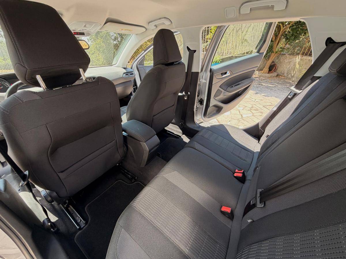 peugeot-308-sw-2015-gasolina-1199cc