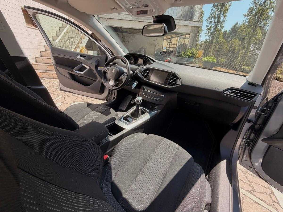 peugeot-308-sw-2015-gasolina-1199cc