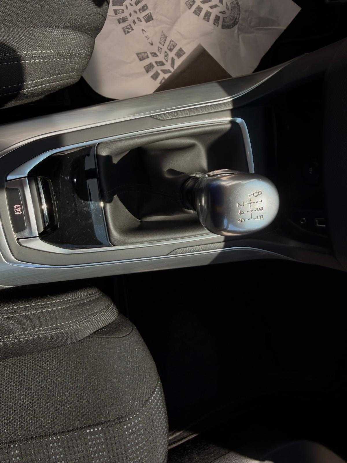 peugeot-308-sw-2015-gasolina-1199cc