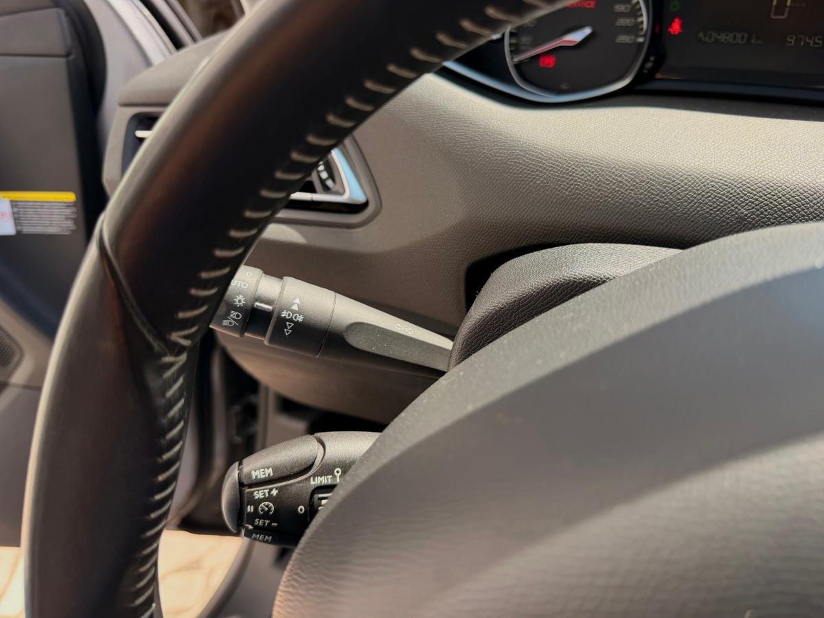 peugeot-308-sw-2015-gasolina-1199cc