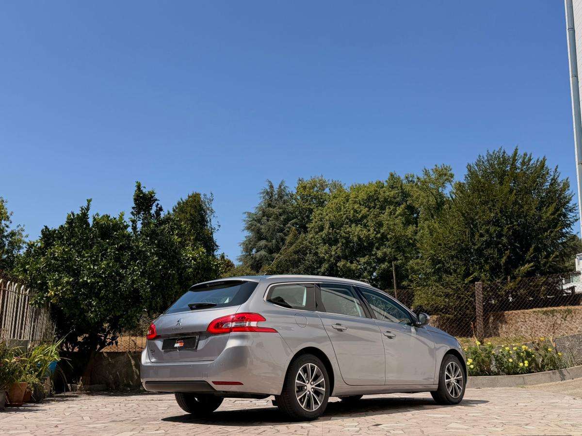 peugeot-308-sw-2015-gasolina-1199cc