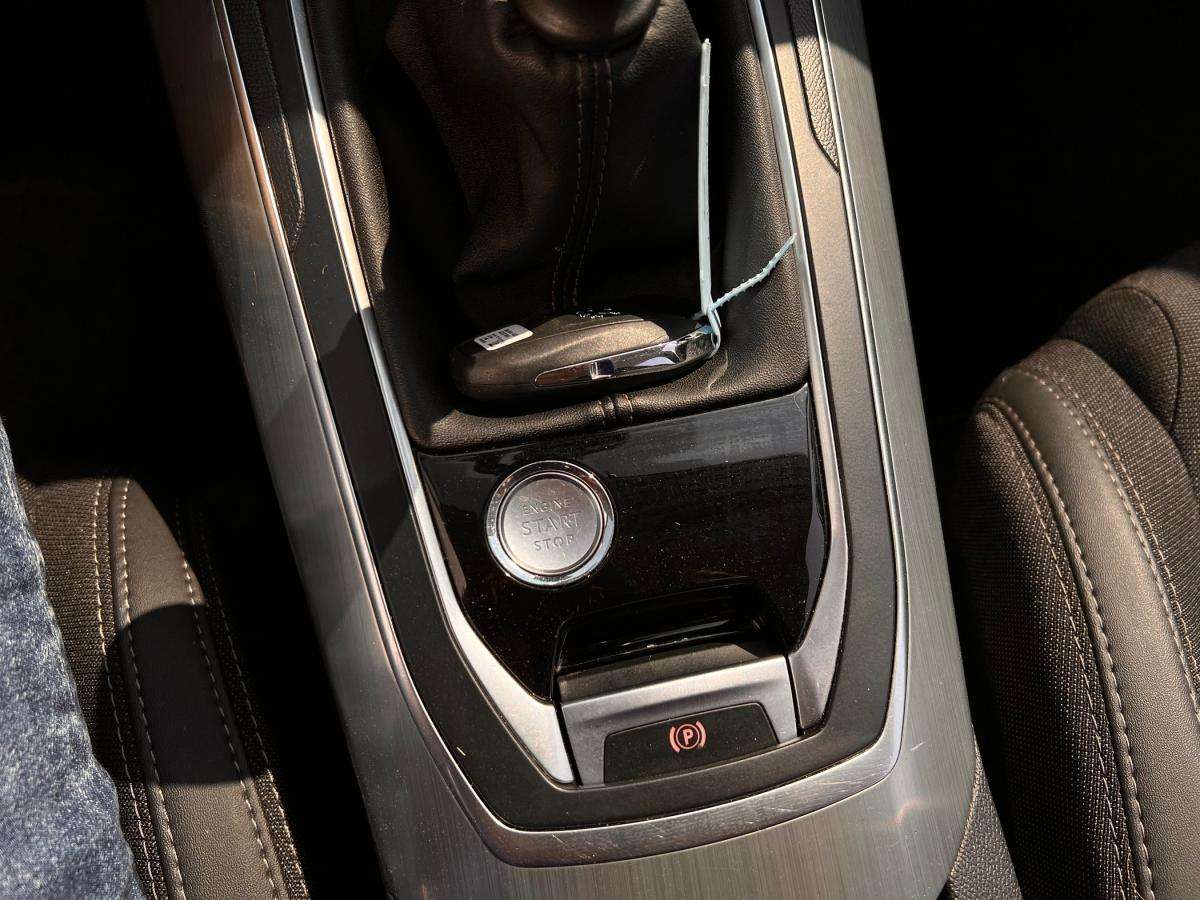 peugeot-308-2020-gasolina-1199cc