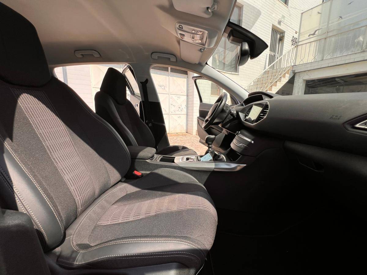 peugeot-308-2020-gasolina-1199cc