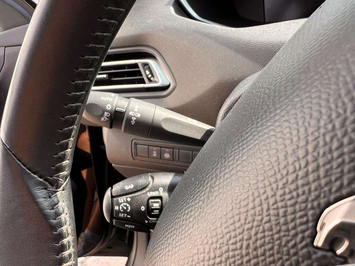 peugeot-308-2020-gasolina-1199cc