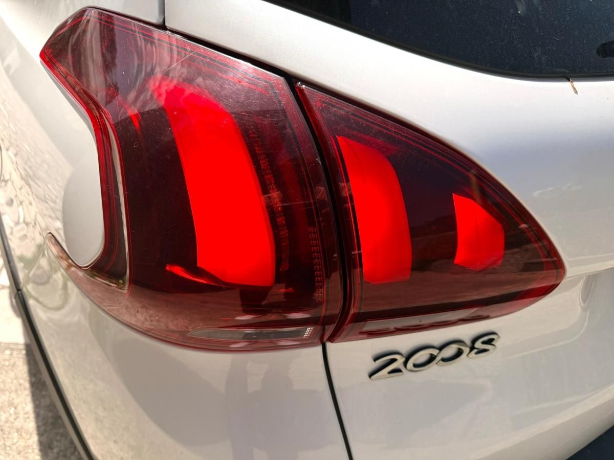 peugeot-2008-2016-gasolina-1199cc