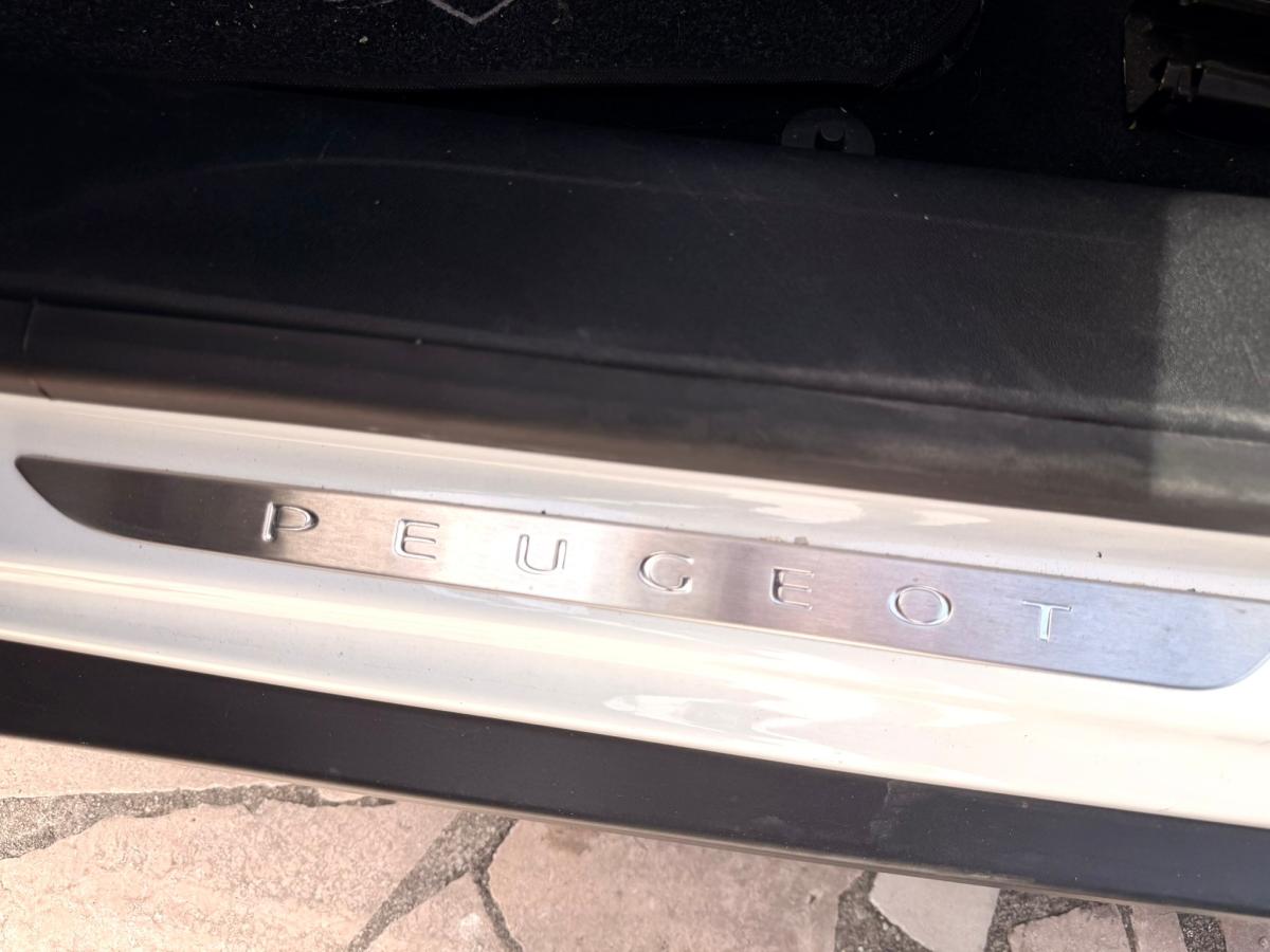 peugeot-2008-2016-gasolina-1199cc