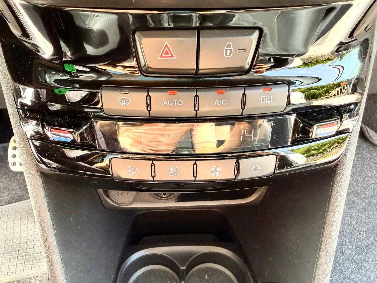 peugeot-2008-2016-gasolina-1199cc