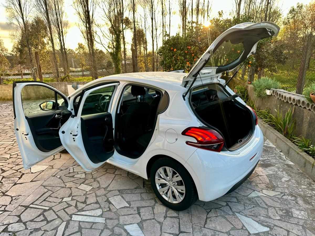 peugeot-208-2015-gasolina-999cc