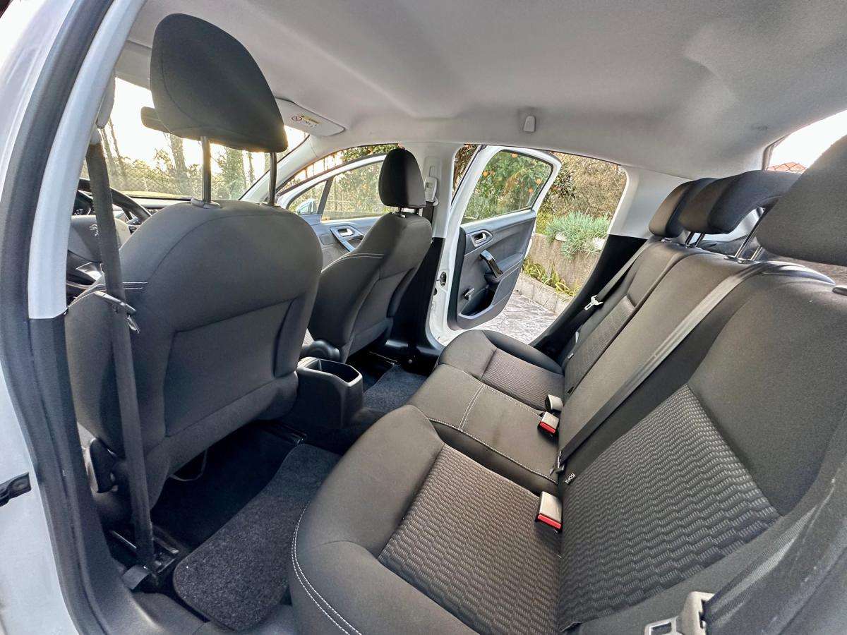peugeot-208-2015-gasolina-999cc