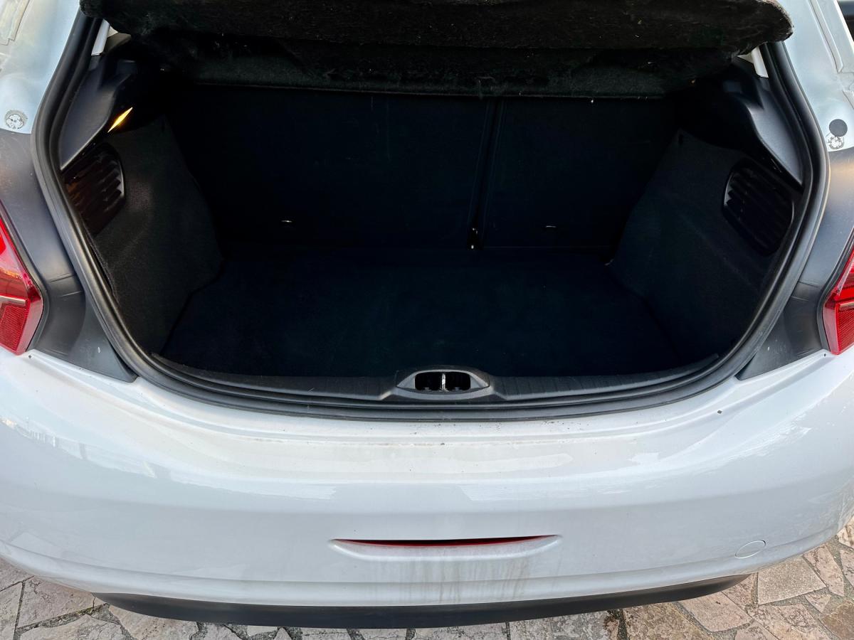 peugeot-208-2015-gasolina-999cc