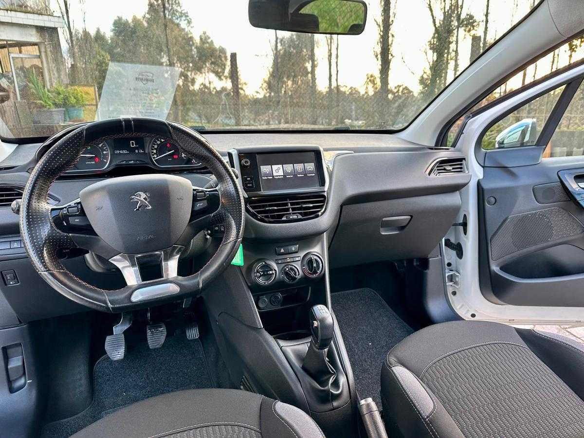 peugeot-208-2015-gasolina-999cc