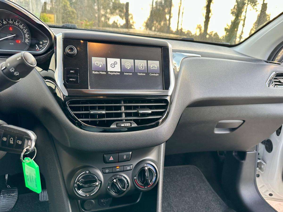 peugeot-208-2015-gasolina-999cc