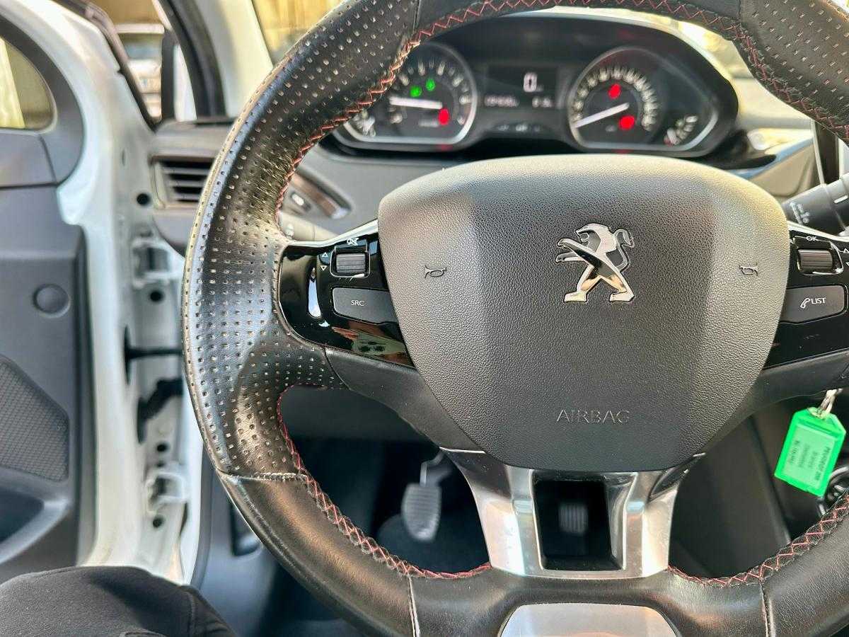 peugeot-208-2015-gasolina-999cc