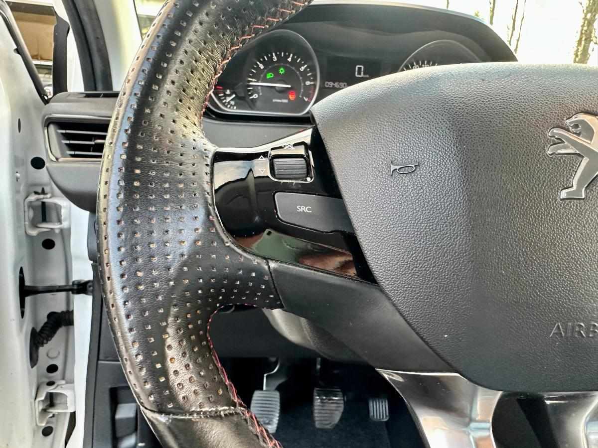 peugeot-208-2015-gasolina-999cc