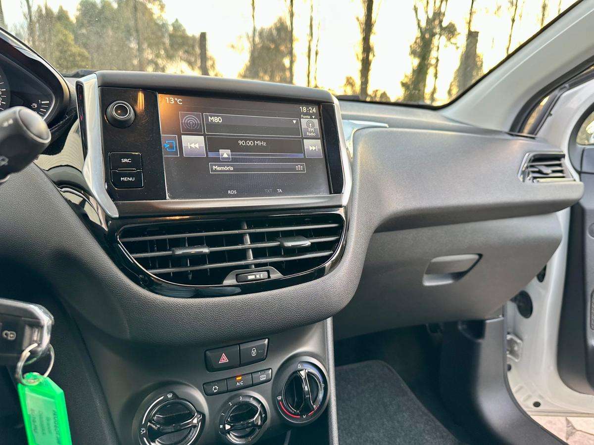 peugeot-208-2015-gasolina-999cc