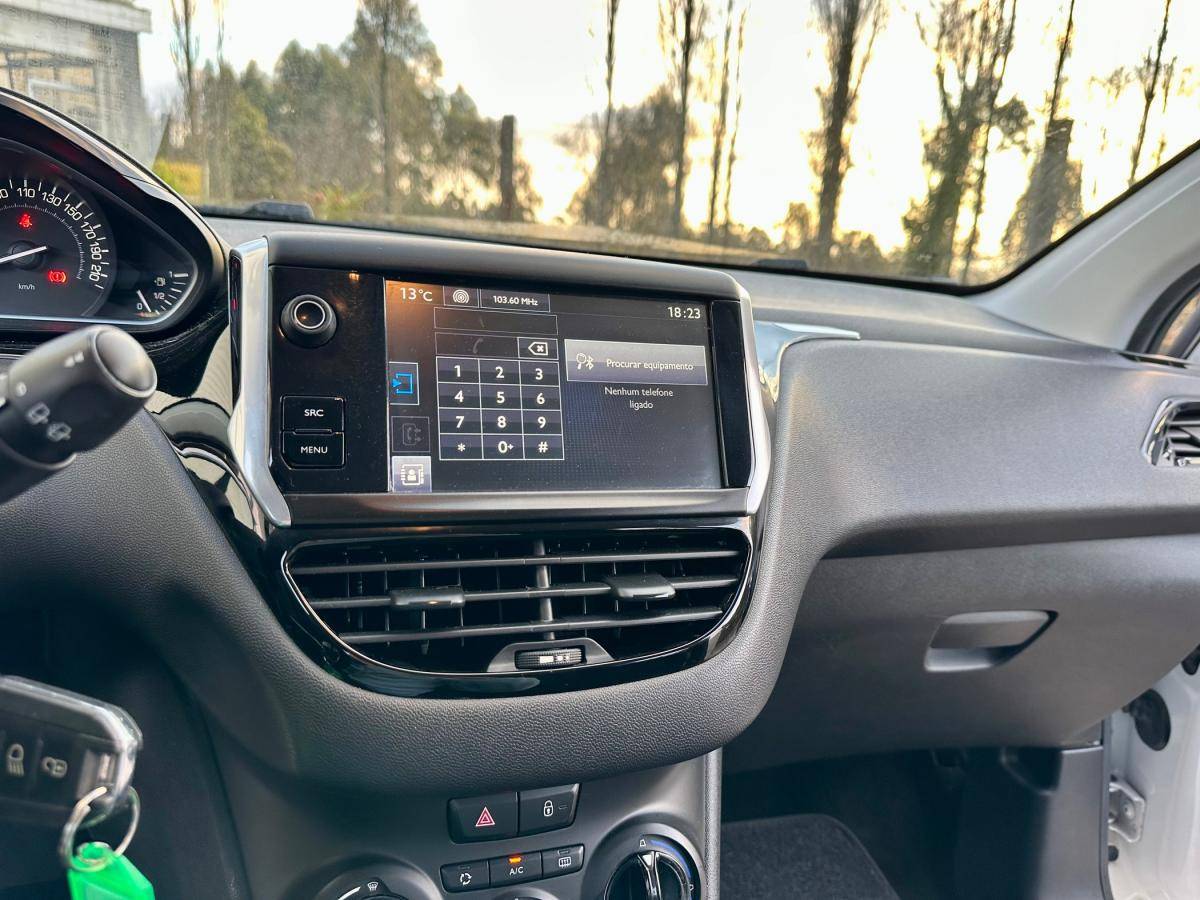 peugeot-208-2015-gasolina-999cc