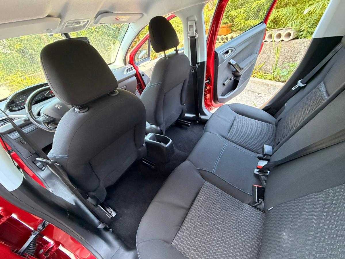 peugeot-208-2017-gasolina-1199cc