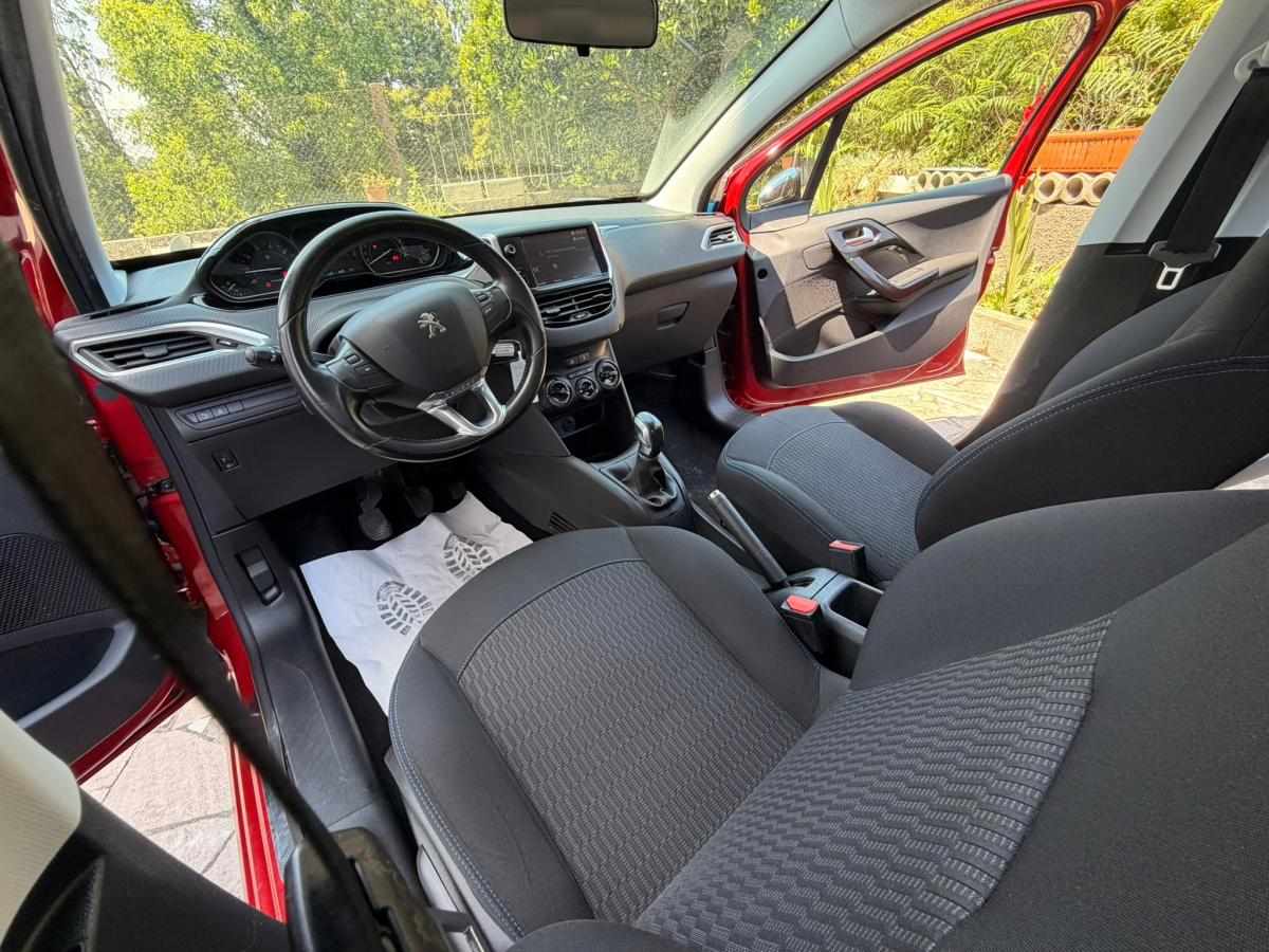 peugeot-208-2017-gasolina-1199cc