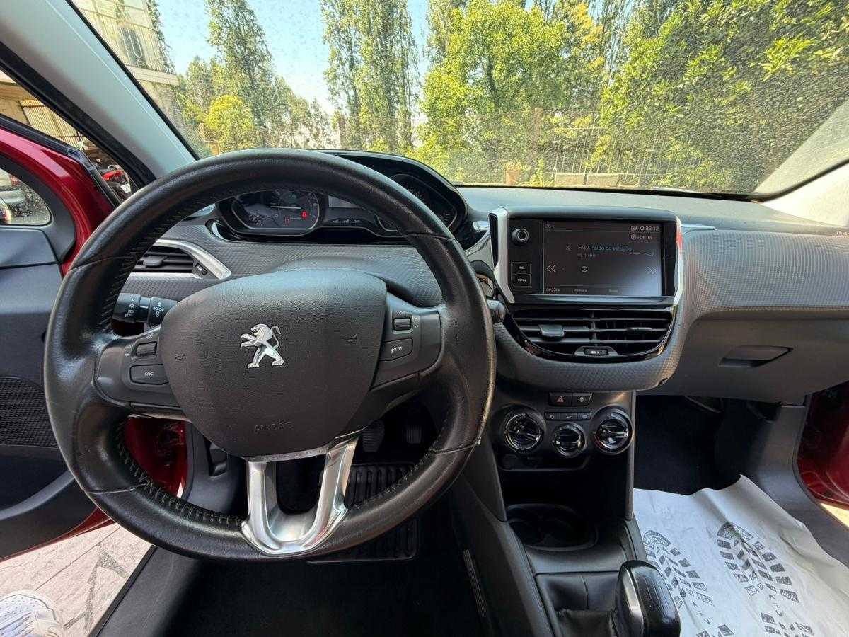 peugeot-208-2017-gasolina-1199cc