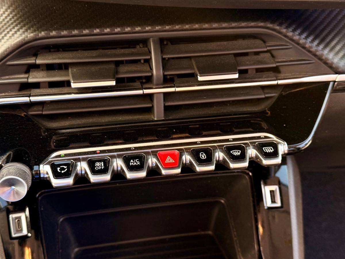 peugeot-208-2020-gasolina-1199cc