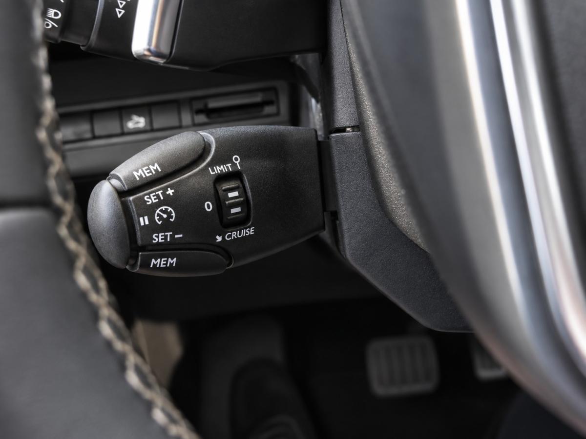 peugeot-5008-2018-gasolina-1199cc