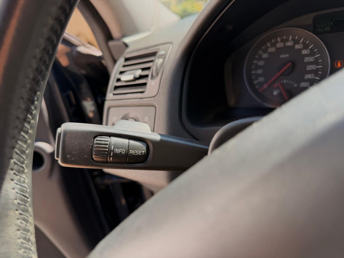 volvo-v50-2008-diesel-1560cc