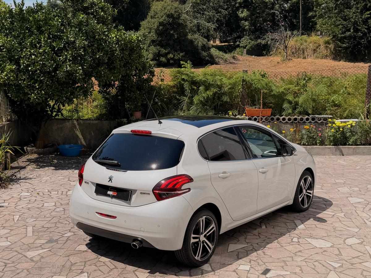 peugeot-208-2017-gasolina-1199cc