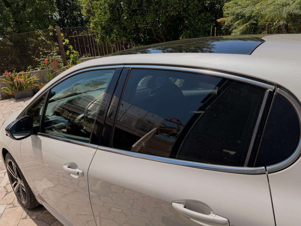 peugeot-208-2017-gasolina-1199cc