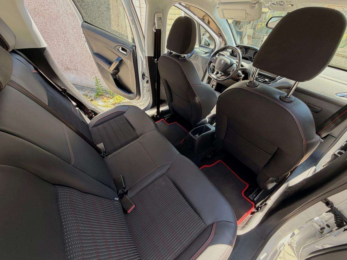 peugeot-208-2017-gasolina-1199cc