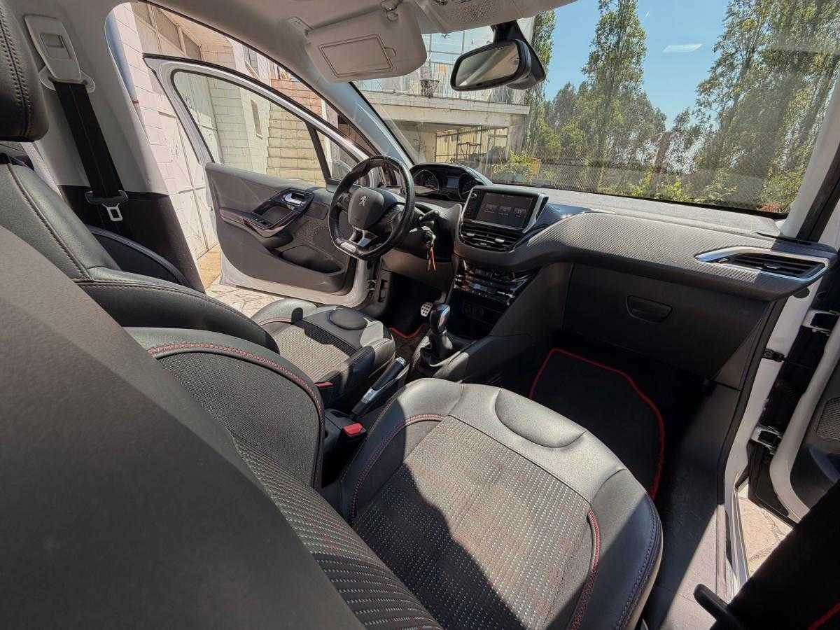 peugeot-208-2017-gasolina-1199cc