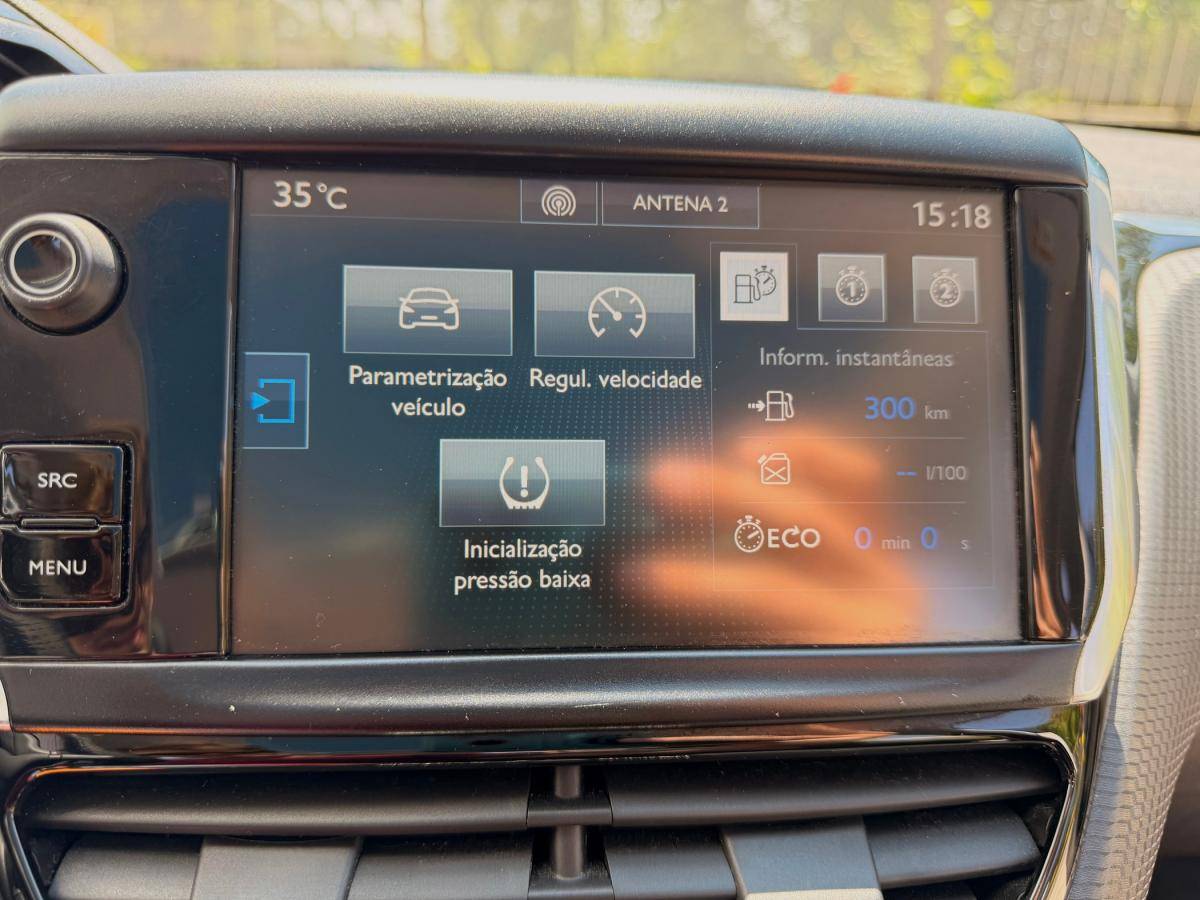 peugeot-208-2017-gasolina-1199cc